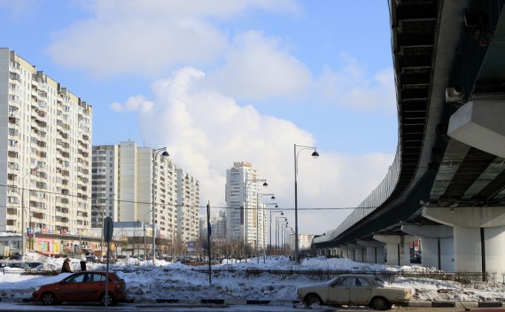 Прокуратура помогла москвичке вернуть жильё, отнятое «квартирными рейдерами»