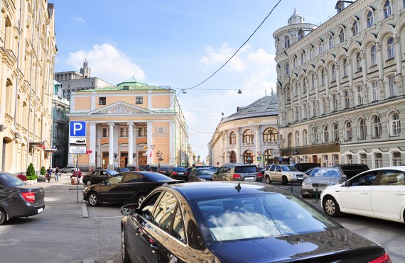 Зона платной парковки в Москве вновь расширится с 26 декабря