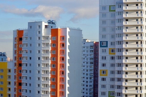 Цены на жилье в Москве продолжают ползти вниз