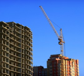 За шесть месяцев число сделок с жильем на стадии строительства в Москве выросло в 1,5 раза